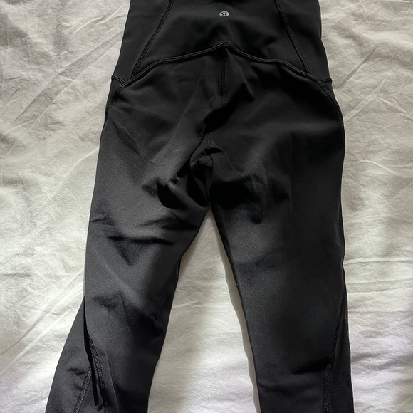 Lululemon cropped leggings - Picture 2 of 2